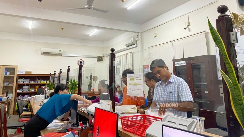 Mô hình “Phục vụ hành chính công ban đêm” phục vụ người lao động tại phường An Hội. Ảnh: Hoàng Lộc