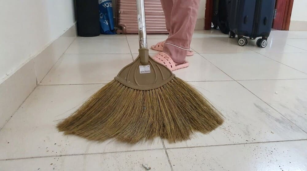 Some simple house cleaning tips will help housewives keep their house clean and tidy. Photo: Lan Chi
