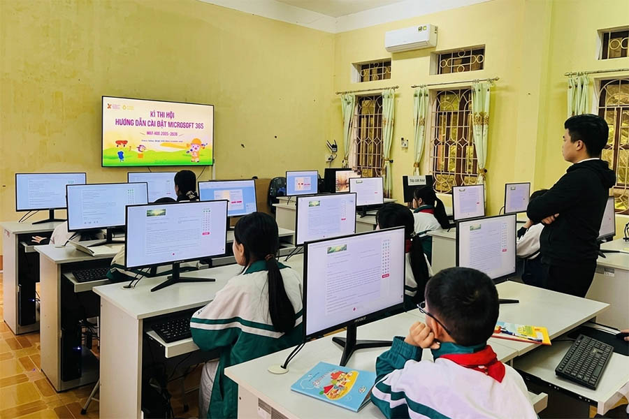 Lao Cai continues to prioritize resources to invest in facilities, gradually improving teaching and learning conditions for teachers and students in the area. Photo: Lao Cai Provincial e-Portal