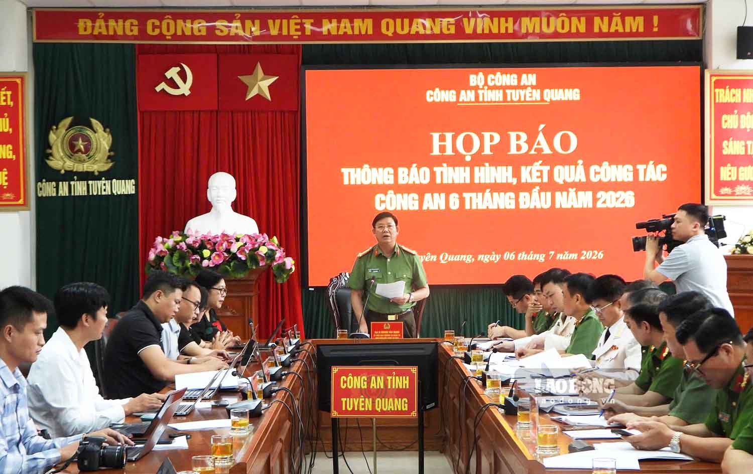 Công an Tuyên Quang tổ chức họp báo cung cấp thông tin về tình hình, kết quả công tác công an 6 tháng đầu năm 2026. Ảnh: Nguyễn Tùng