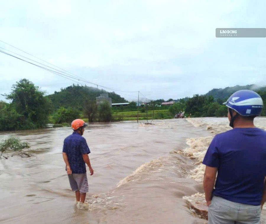 Rain and floods in 2025 caused traffic disruption in Ia Pa commune. Photo: Tien Manh