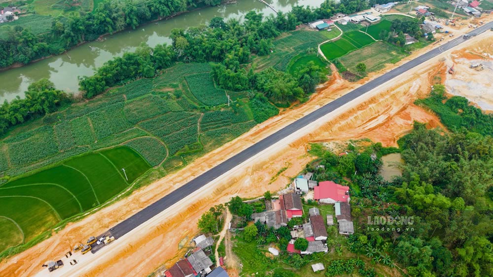 Dong Dang - Tra Linh expressway is one of the key traffic axes in the Northeast region. Photo: Anh Quy