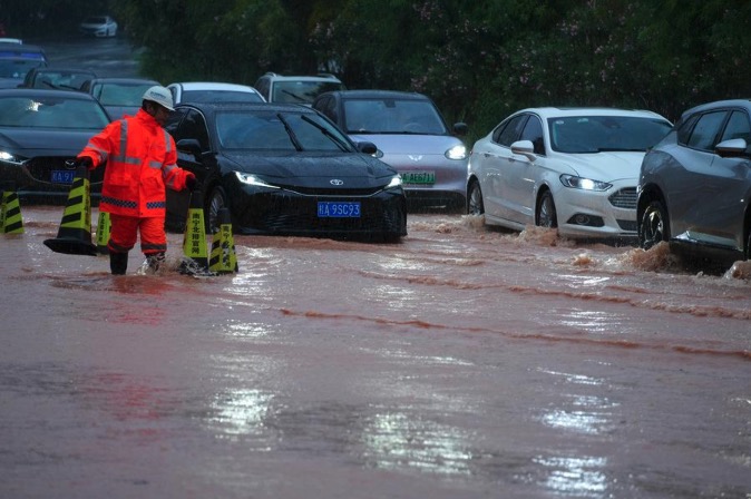 Heavy rain causes streets flooded in Guangxi, China. Photo: Xinhua