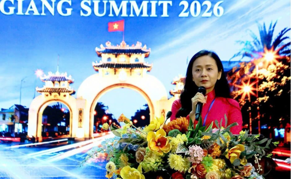 Bà Lê Thị Phà Ca, Phó Giám đốc Sở Văn hóa và Thể thao tỉnh An Giang phát biểu. Ảnh: Bình An