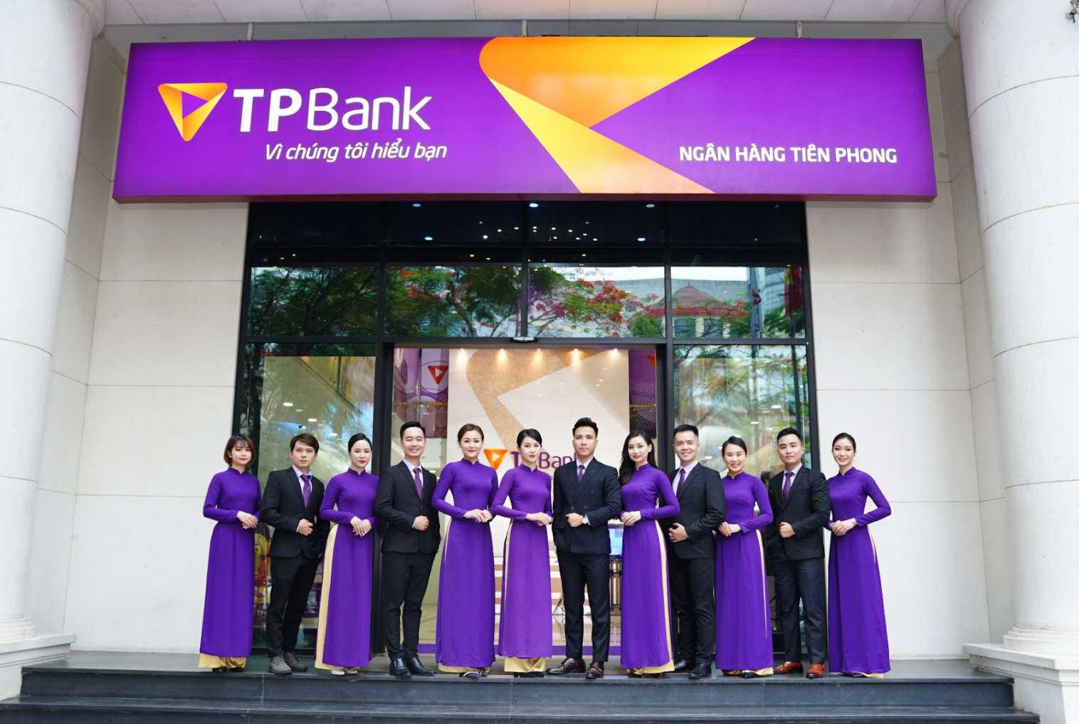 TPBankは、Decision LabのBest Future Wealth Bank Ranking 2025のランキングによると、富裕層(Affluent)および準富裕層(Mass Affluent)の顧客グループが最も満足しているトップ9の銀行にランクインしました。写真:TPBank
