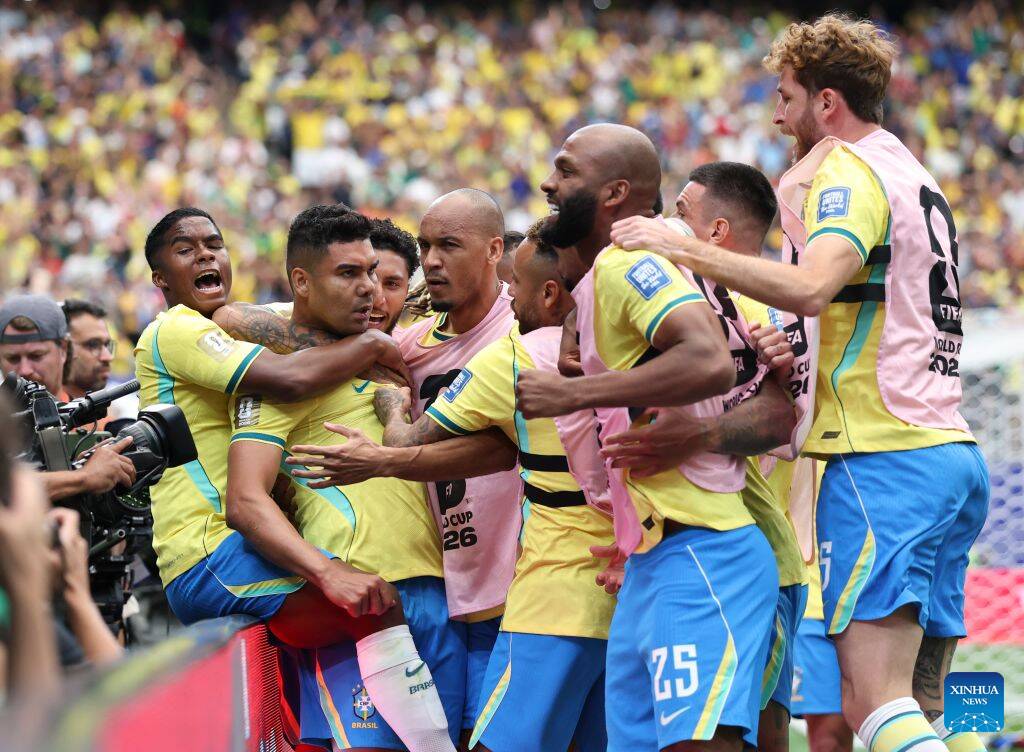 Brazil có rất nhiều ngôi sao nhưng lại thiếu đi sự đồng đều.  Ảnh: Xinhua