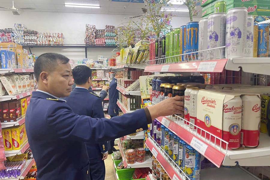 In the first 6 months of 2026, Lao Cai discovered and handled 1,221 violations of trading and transporting banned goods, smuggled goods... Photo: Lao Cai e-Portal