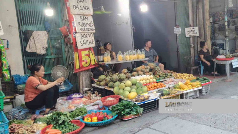 Business households with revenue of less than 1 billion VND that have paid excess tax can be refunded tax. Photo: Xuyen Dong