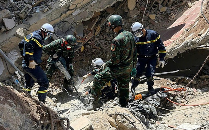 Vietnamese rescue and relief team at the scene searching for victims in Venezuela. Photo: Ministry of Public Security