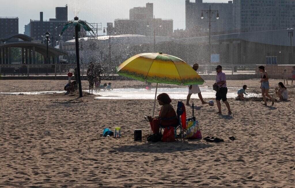 Hot weather in the US has affected many people, dozens have died. Photo: AFP