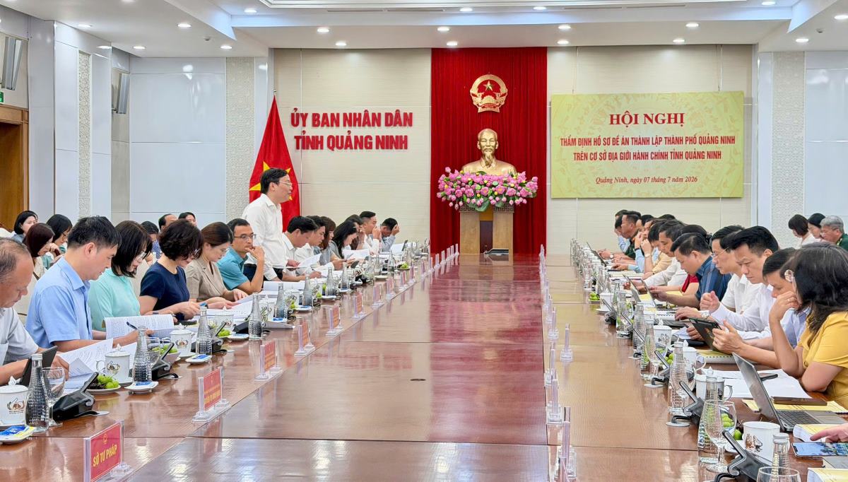 Conference to appraise the dossier of the Project to establish Quang Ninh city on the morning of July 7. Photo: Thanh Tung