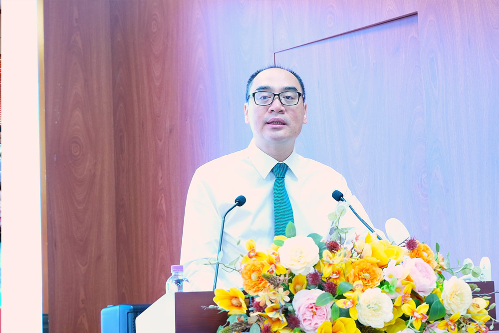 Phó Tổng Kiểm toán nhà nước Bùi Quốc Dũng phát biểu tại tọa đàm. Ảnh: KTNN