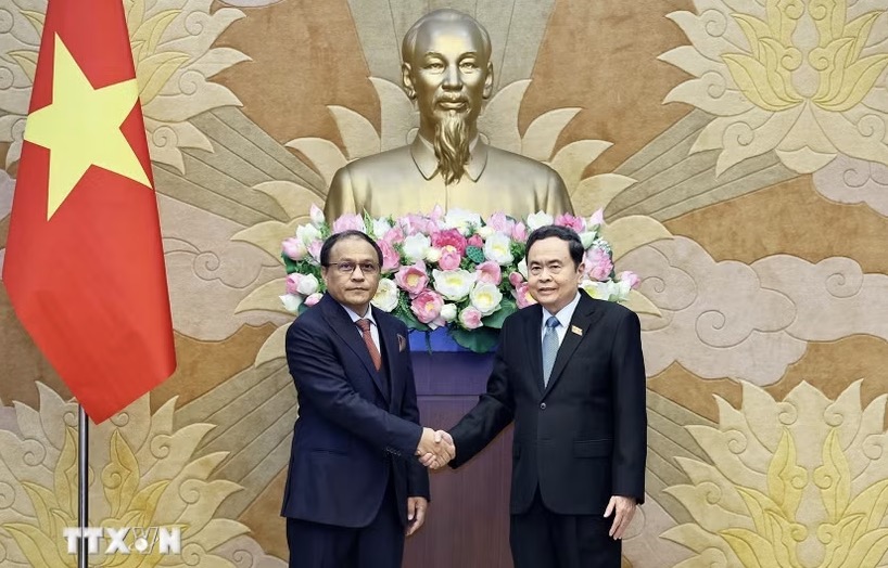 Politburo Member, National Assembly Chairman Tran Thanh Man receives Mr. Tan Sri Mohd Dusuki Mokhtar, Attorney General of Malaysia. Photo: VNA