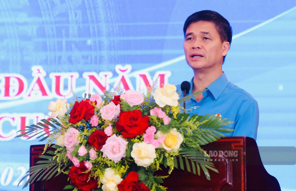 Ông Ngọ Duy Hiểu - Phó Bí thư Thường trực Đảng ủy, Phó Chủ tịch Thường trực Tổng LĐLĐ Việt Nam phát biểu tại hội nghị. Ảnh: Hà Vi