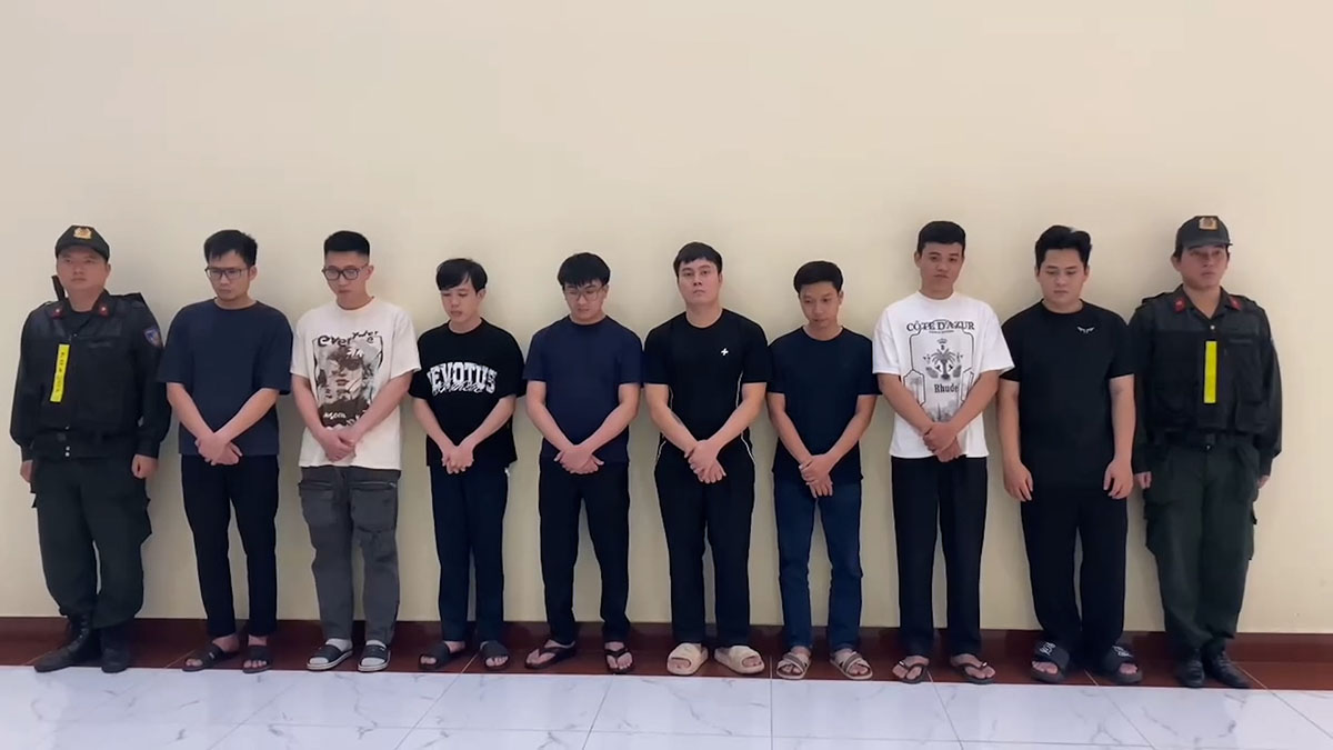 Continuing to prosecute 12 defendants in the case of vacation contract fraud, appropriating about 900 billion VND. Photo: Police provided