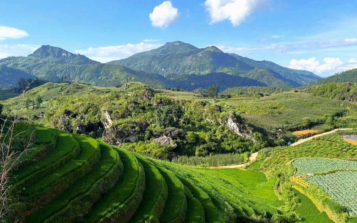 Terraced fields and villages nestled on the mountainside are images that make tourists remember Sa Pa forever. Photo: NVCC