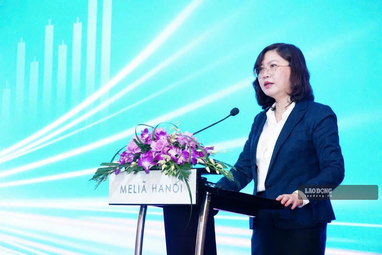 Chairman of the State Securities Commission (SSC) Vu Thi Chan Phuong spoke at the Conference. Photo: Luc Giang