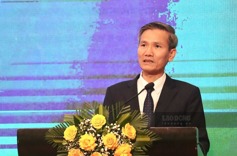 Deputy Minister of Home Affairs Cao Huy delivers the opening speech of the forum. Photo: Hoang Bin