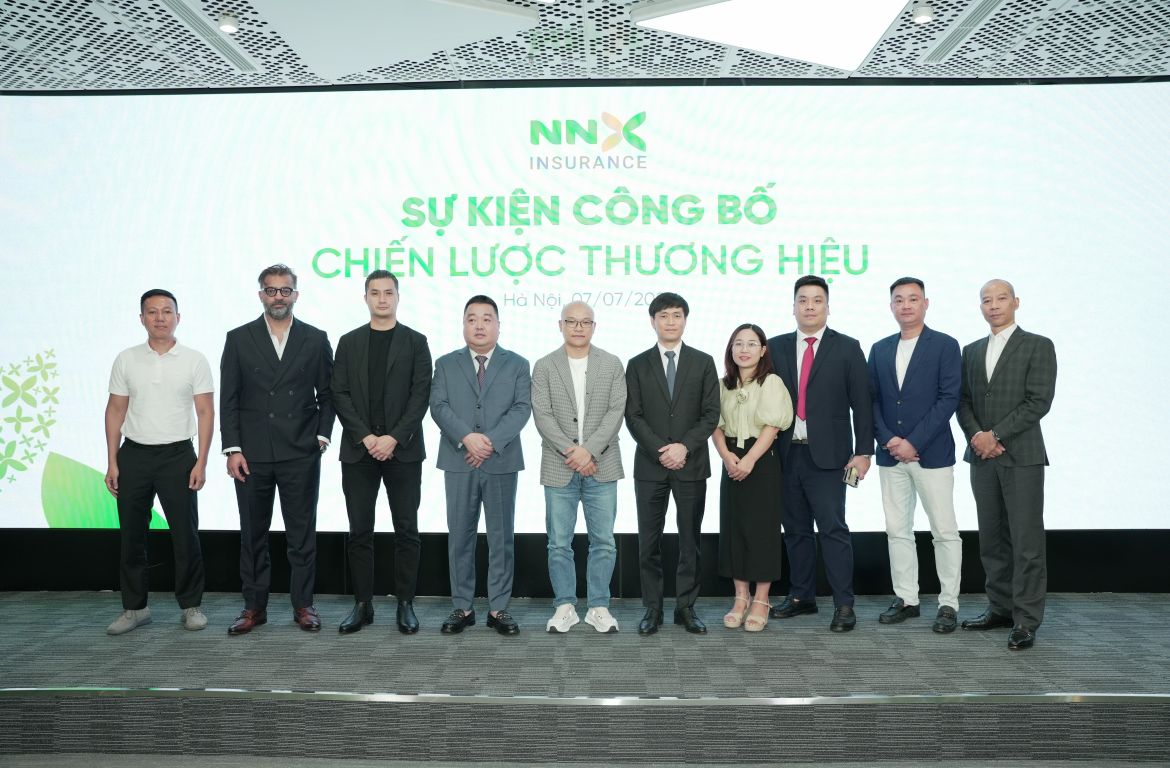 Representatives of leaders of the parties at the announcement of the NNX insurance brand. Photo: F88