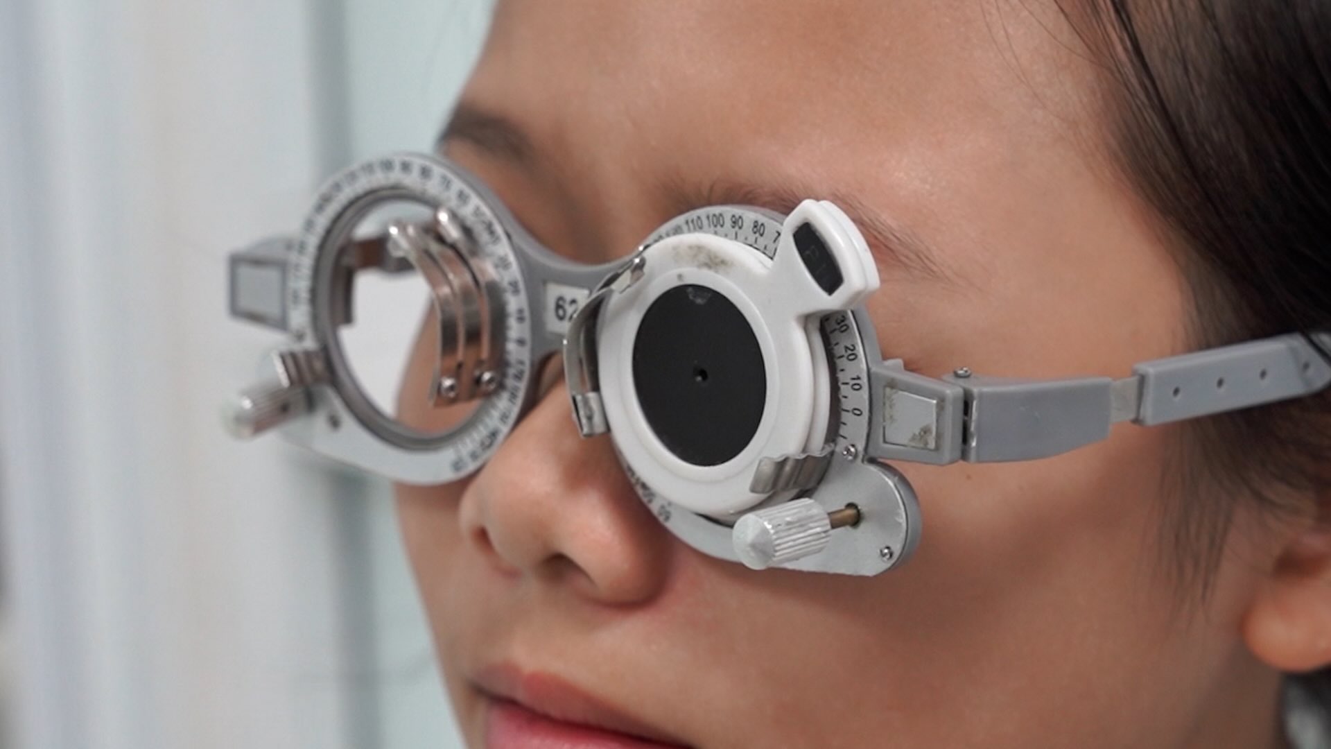 To limit increased nearsightedness in children, doctors recommend that parents pay attention to these things