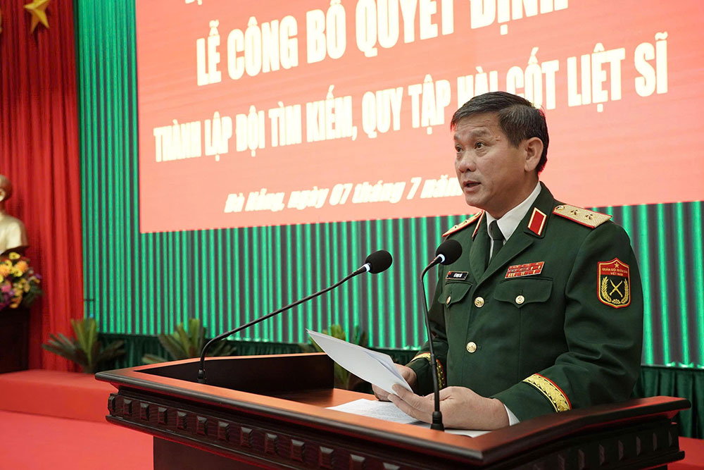 Trung tướng Lê Ngọc Hải, Tư lệnh Quân khu 5 phát biểu chỉ đạo buổi lễ. Ảnh: Quang Cường