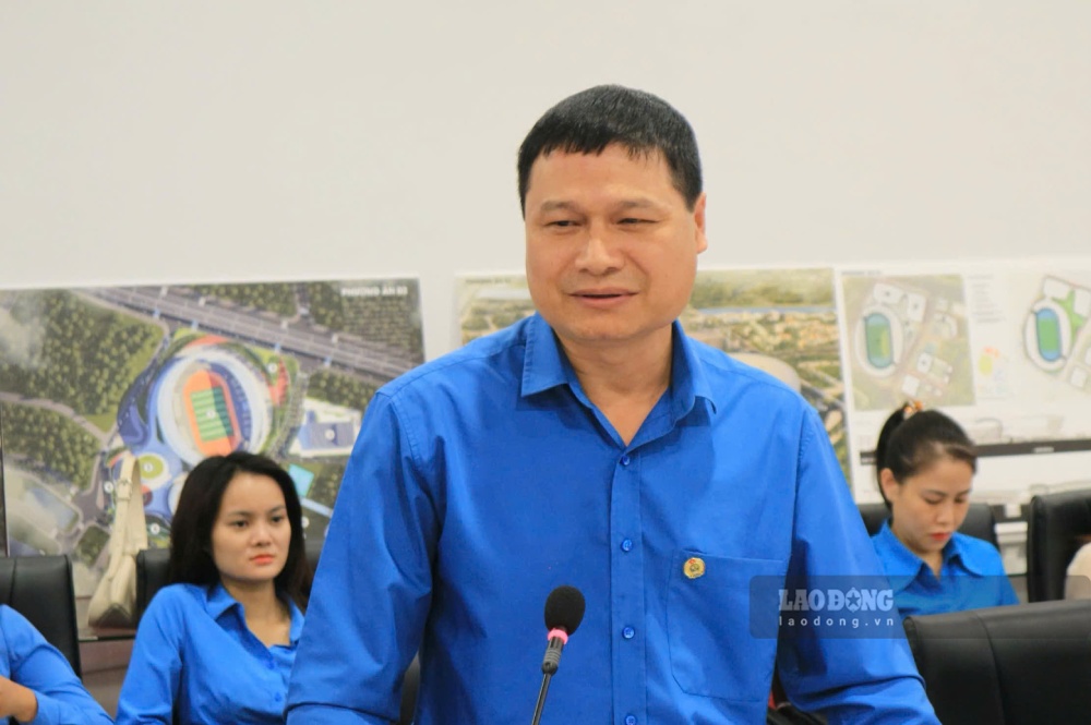 Ông Nguyễn Thanh Tùng - Phó Chủ tịch thường trực Công đoàn Xây dựng Việt Nam chia sẻ những kết quả nổi bật trong việc triển khai Tháng Công nhân và Tháng hành động về ATVSLĐ năm 2026. Ảnh: Quỳnh Chi