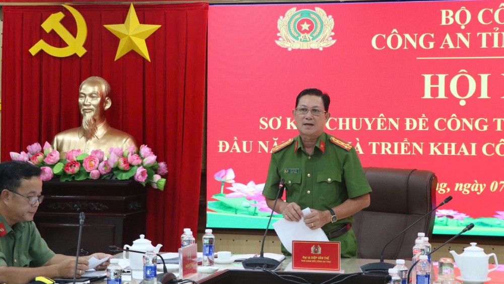 Đại tá Diệp Văn Thế, Phó Giám đốc Công an tỉnh An Giang phát biểu. Ảnh: Tiến Dũng (Công an tỉnh An Giang)