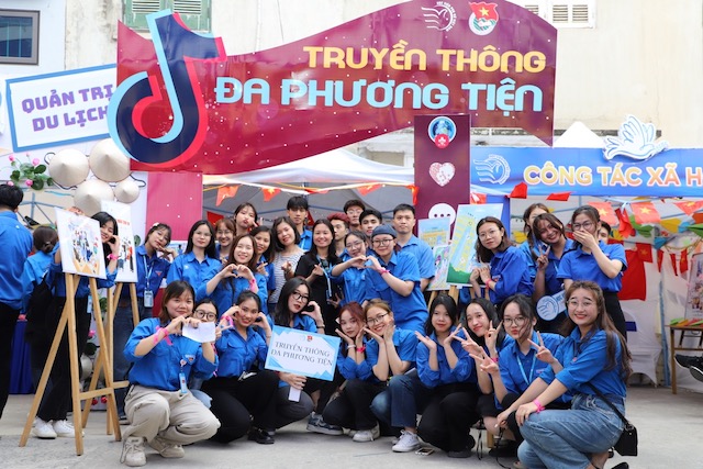 Multimedia is the training program with the highest admission floor score at the Vietnam Women's Academy this year. Photo: Academy provided
