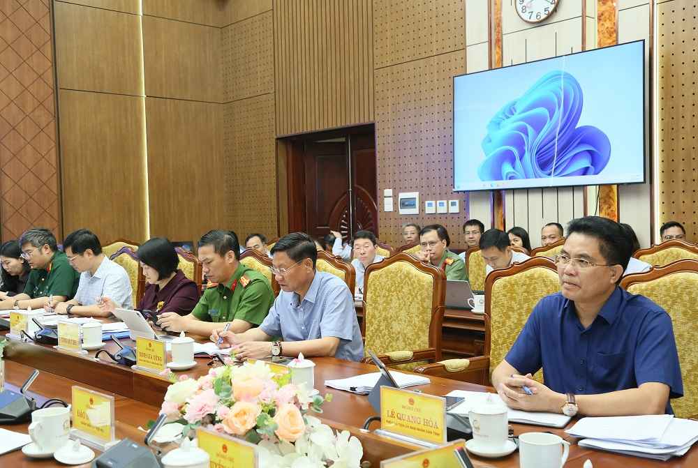 Cuộc họp Ban Chỉ đạo đánh giá kết quả thực hiện các nhiệm vụ chuyển đổi số trên địa bàn tỉnh. Ảnh: Cổng TTĐT tỉnh Hưng Yên