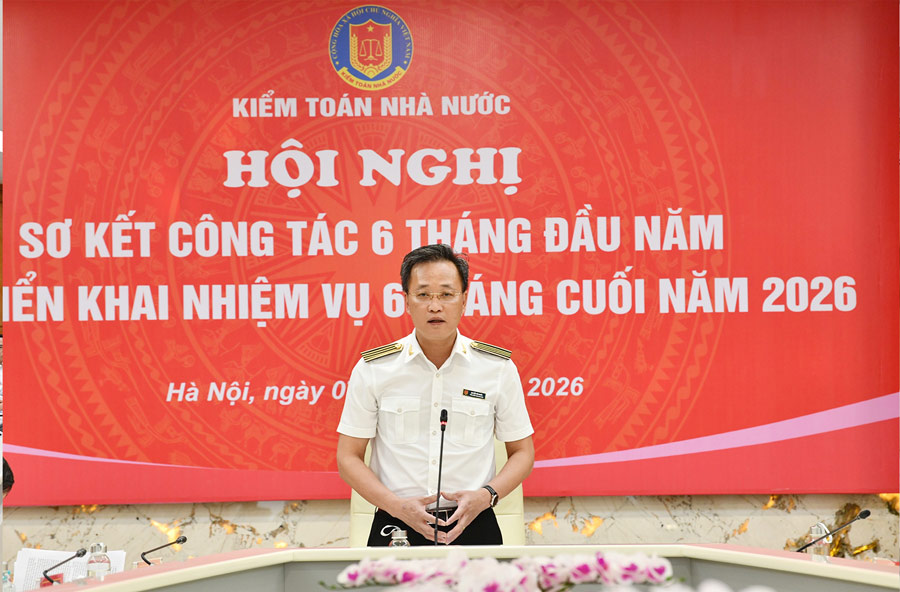 State Auditor General Nguyen Huu Nghia chaired the conference. Photo: Nguyen Loc - KTNN