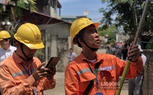 The electricity industry believes that in some cases, even if the number of hours of using the device does not change too much compared to the previous month, the amount of electricity consumed and electricity bills may still increase. Photo: Cuong Ngo