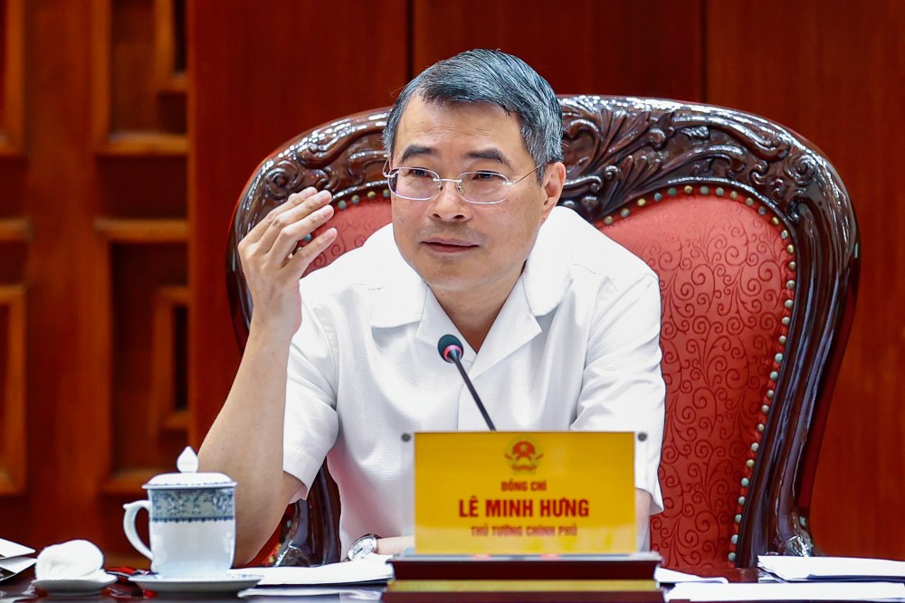 Politburo Member, Prime Minister Le Minh Hung chairs the meeting of the Steering Committee on organizing judgment enforcement and recovering assets appropriated and lost in cases. Photo: VGP/Nhat Bac