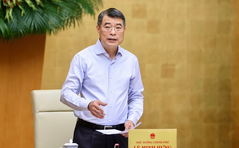 Politburo member, Prime Minister Le Minh Hung emphasized the policy and law of decentralization, delegation of power, allocation of resources, and more conditions, not pushing work and risks to the grassroots level. Photo: VGP