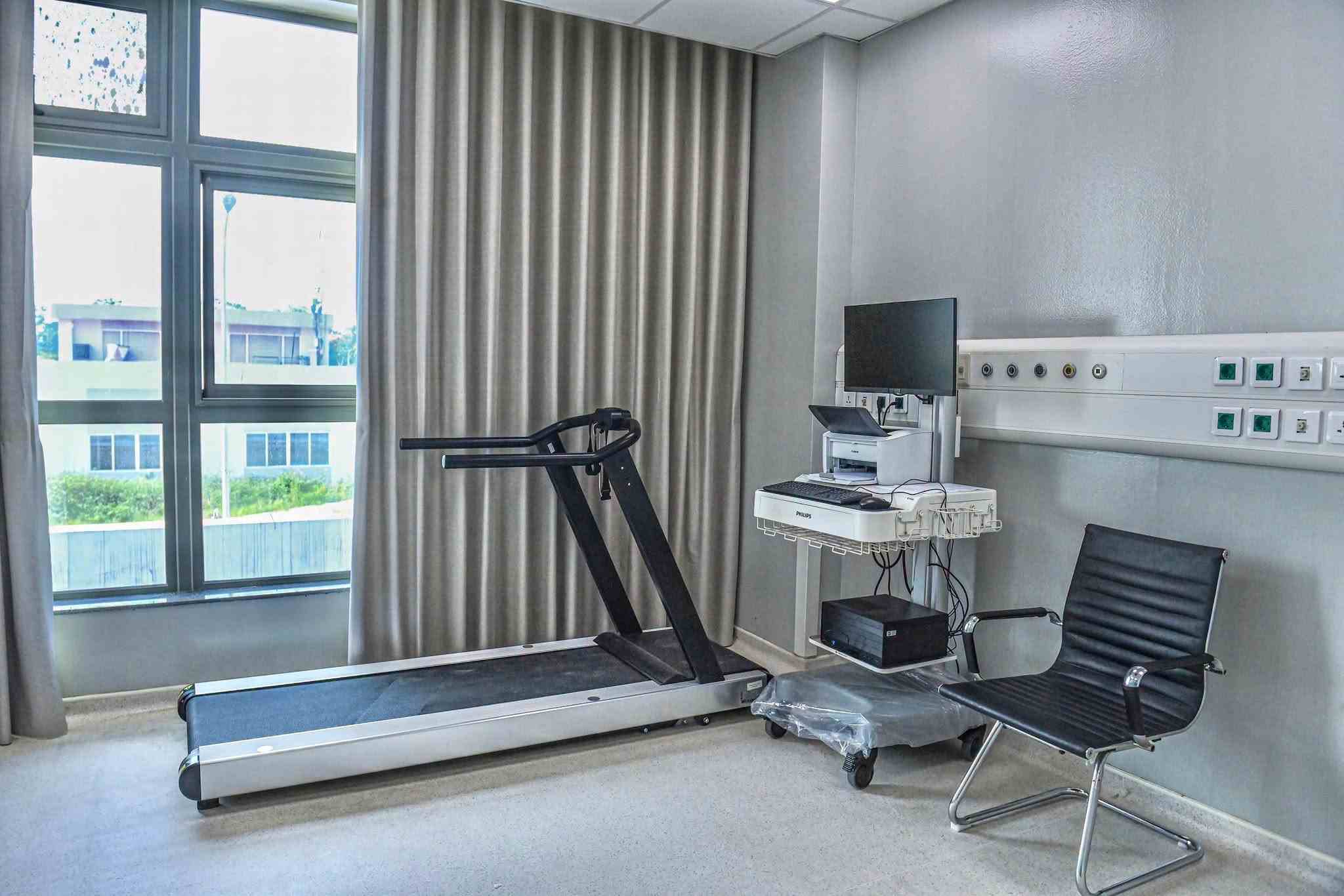 Máy móc trang thiết bị tại Bệnh viện Hữu nghị Việt Đức cơ sở Ninh Bình đều là những thiết bị mới và hiện đại với công nghệ mới; một số thiết bị đã được số hóa và tích hợp cả AI. Ảnh: Bệnh viện cung cấp