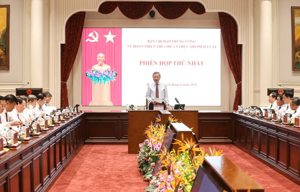 The Central Steering Committee for Institutional Improvement and Law Enforcement requests agencies to urgently study and complete the project dossiers of the Criminal Procedure Code (amended) and the Penal Code (amended). In the photo: General Secretary and President To Lam chairs the first meeting of the Steering Committee. Photo: E-Portal of the Communist Party of Vietnam