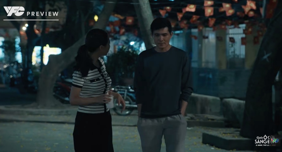 Sự vô tư của Diệu khiến Sinh nổi cơn ghen trong tập 24 phim “Dưới ô cửa sáng đèn“. Ảnh: VFC. 