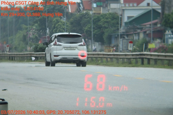 Car owner fined remotely in Hung Yen. Photo: Hung Yen Traffic Police