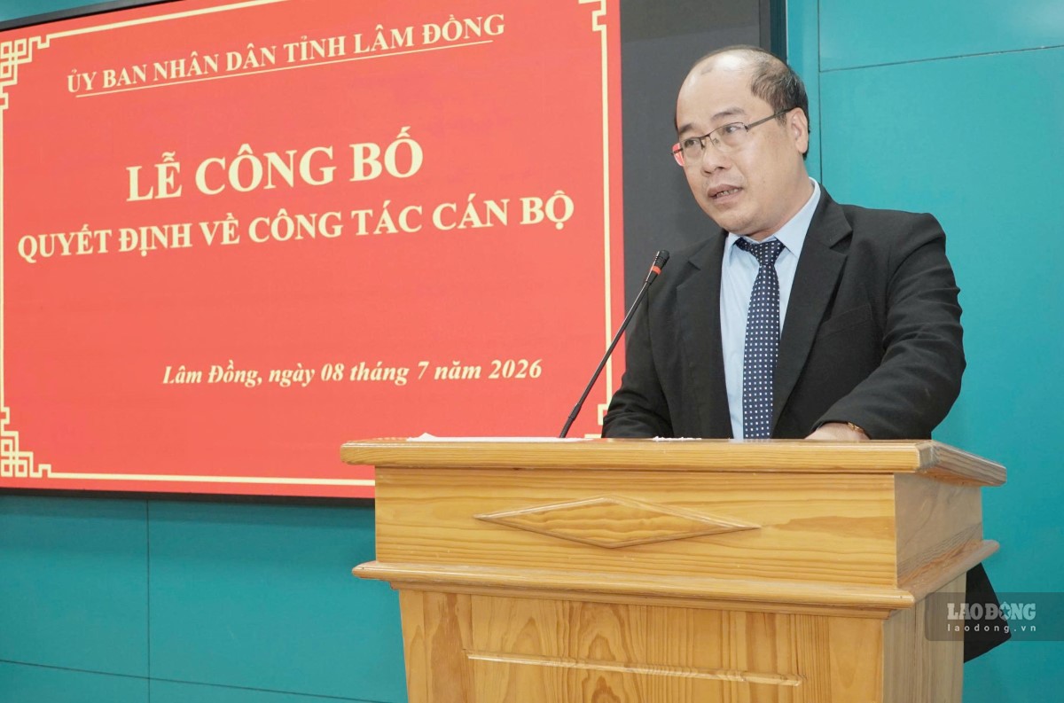 Mr. Cao Son Dung - Standing Deputy Head of the Internal Affairs Committee of the Lam Dong Provincial Party Committee was transferred and assigned the position of Director of the Department of Construction of Lam Dong province. Photo: Duy Tuan