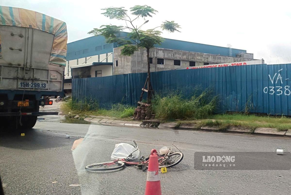 Scène de l'accident qui a tué une vieille dame à Hai Phong sur le coup. Photo: Hoang Khoi