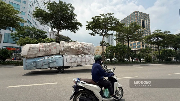 Xe ba bánh tự chế tiếp tục gây mất an toàn giao thông. Ảnh: Minh Hạnh