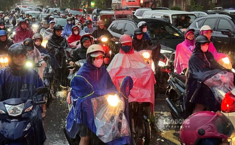 Forecast for the evening and night of July 8th, Northern region has scattered showers and thunderstorms, locally heavy to very heavy rain. Photo: To The