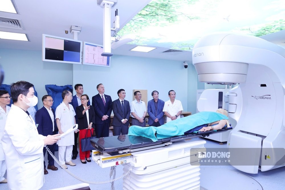 Every year, tens of thousands of cancer patients need radiation therapy. Photo: Lan Huong