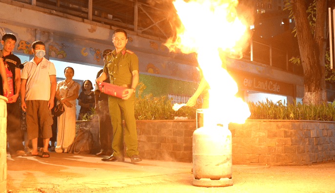 To make every citizen a firefighter in the community