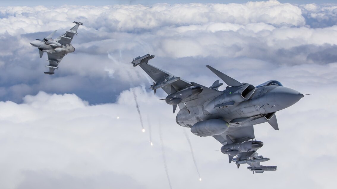 Gripen fighter jets will be delivered to Ukraine by Sweden. Photo: Saab