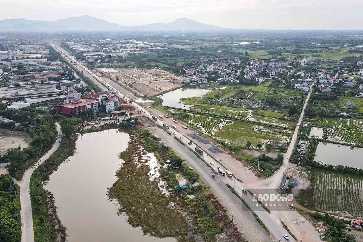 The project to expand National Highway 6, Ba La - Xuan Mai section (Hanoi) will be completed in 2027. Photo: Song Huu