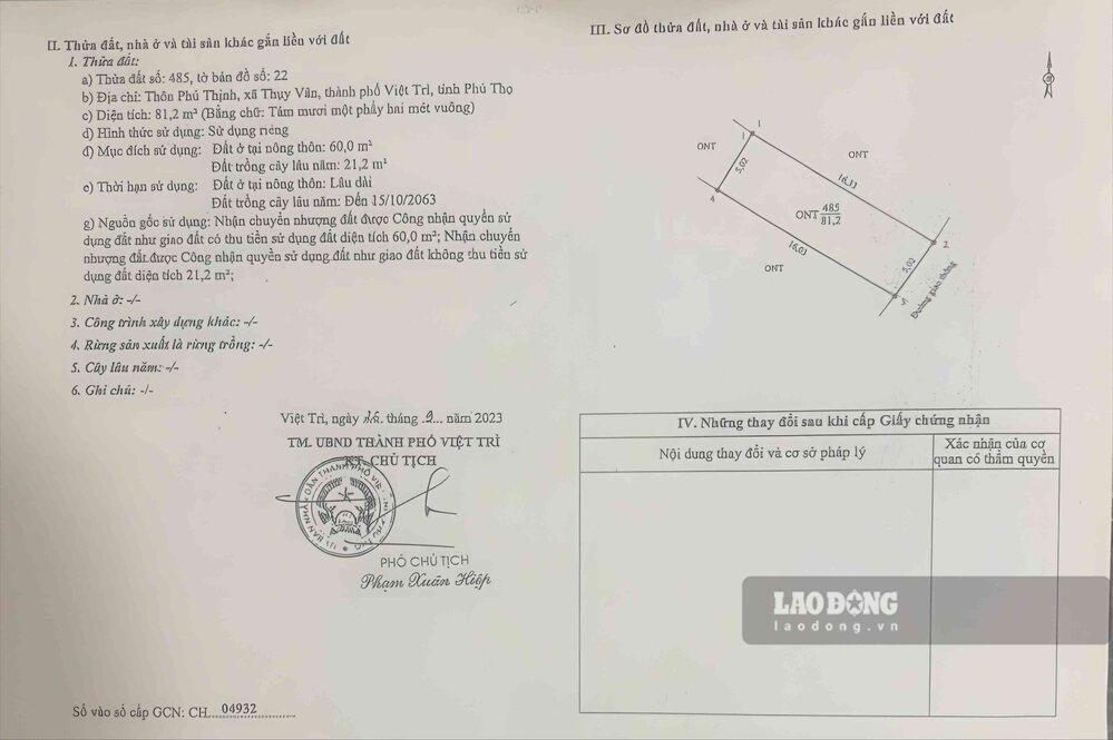 Giấy chứng nhận QSDĐ mà UBND TP Việt Trì cấp cho ông Sơn, bà Hằng. Ảnh: Tô Công.