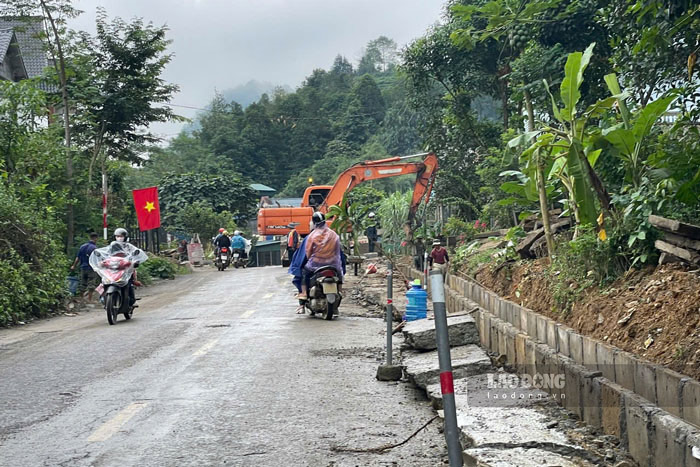 Công tác xử lý điểm đen giao thông đang được triển khai. Ảnh: Đinh Đại
