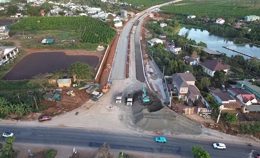 Los proyectos de infraestructura de transporte deben acelerar el progreso del desembolso. Foto: THANH TUAN