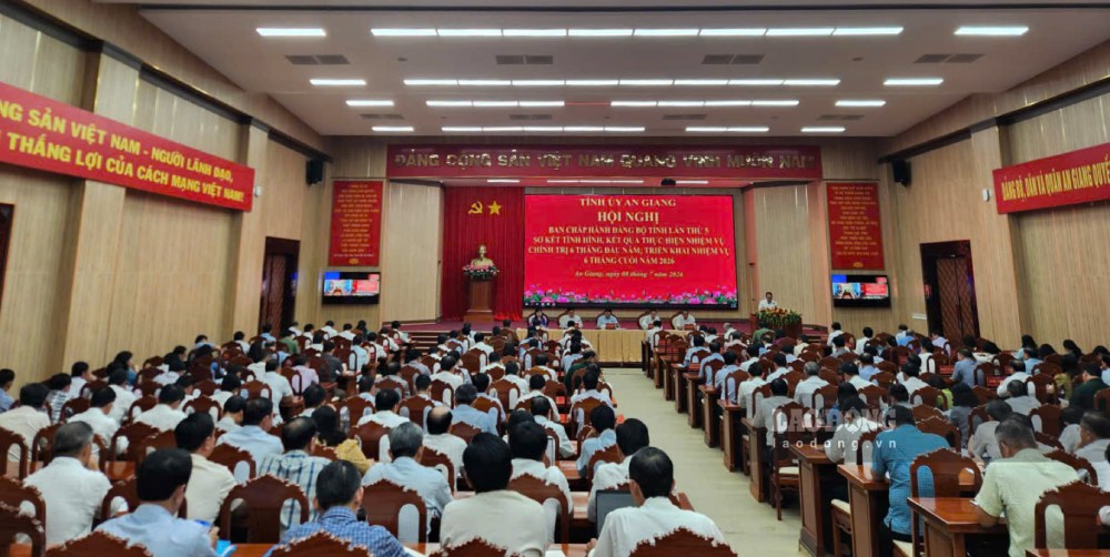 Đại biểu dự hội nghị Ban Chấp hành Đảng bộ tỉnh An Giang lần thứ 5. Ảnh: Nam Phương