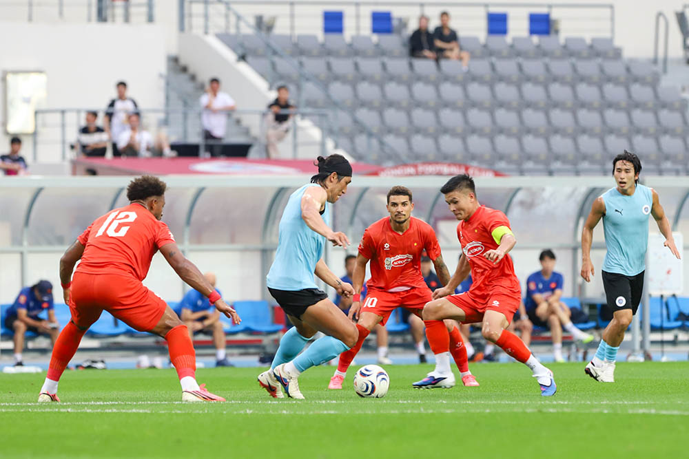Trận đấu với Yongin FC giúp ban huấn luyện đội tuyển Việt Nam tiếp tục đánh giá lực lượng trước ASEAN Cup 2026. Ảnh: VFF